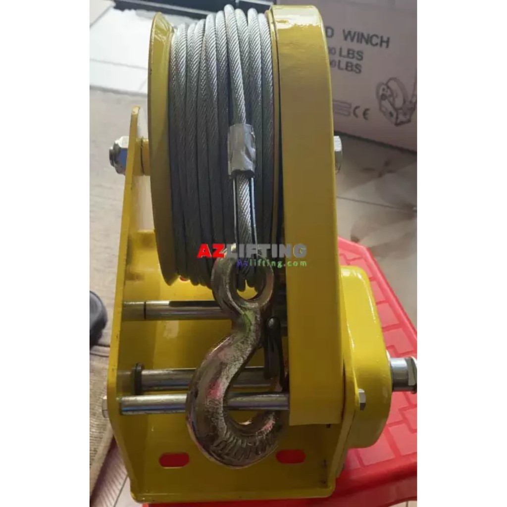 Tời quay tay 2600LB 1.180kg tự khóa