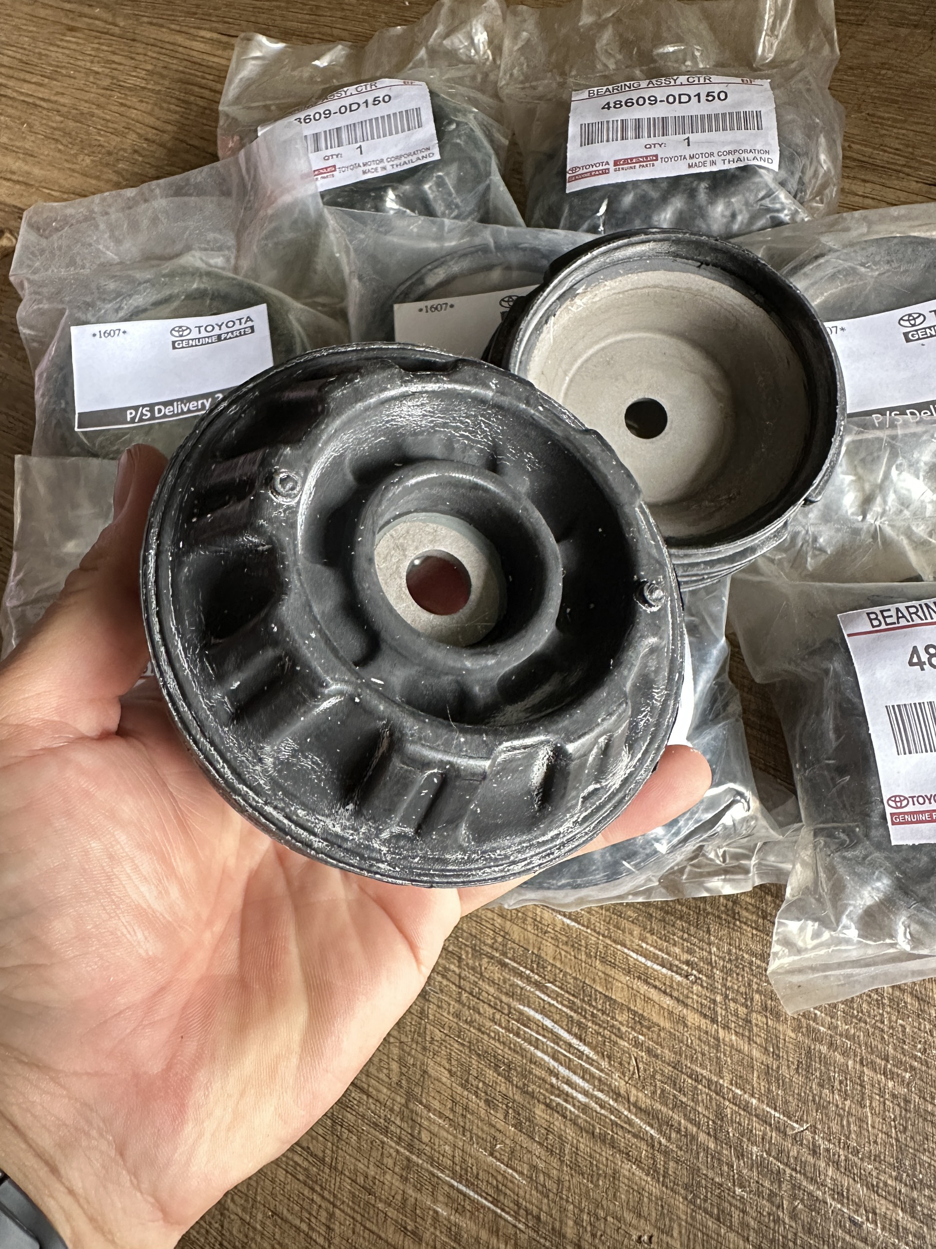 Cao su bát bèo phuộc trước toyota vios 2014-2022