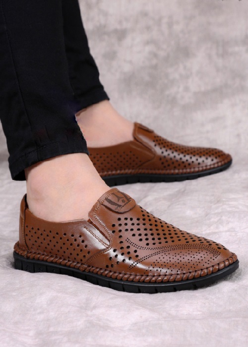 Giày lười nam da chất da bò màu nâu lỗ thoáng - 384