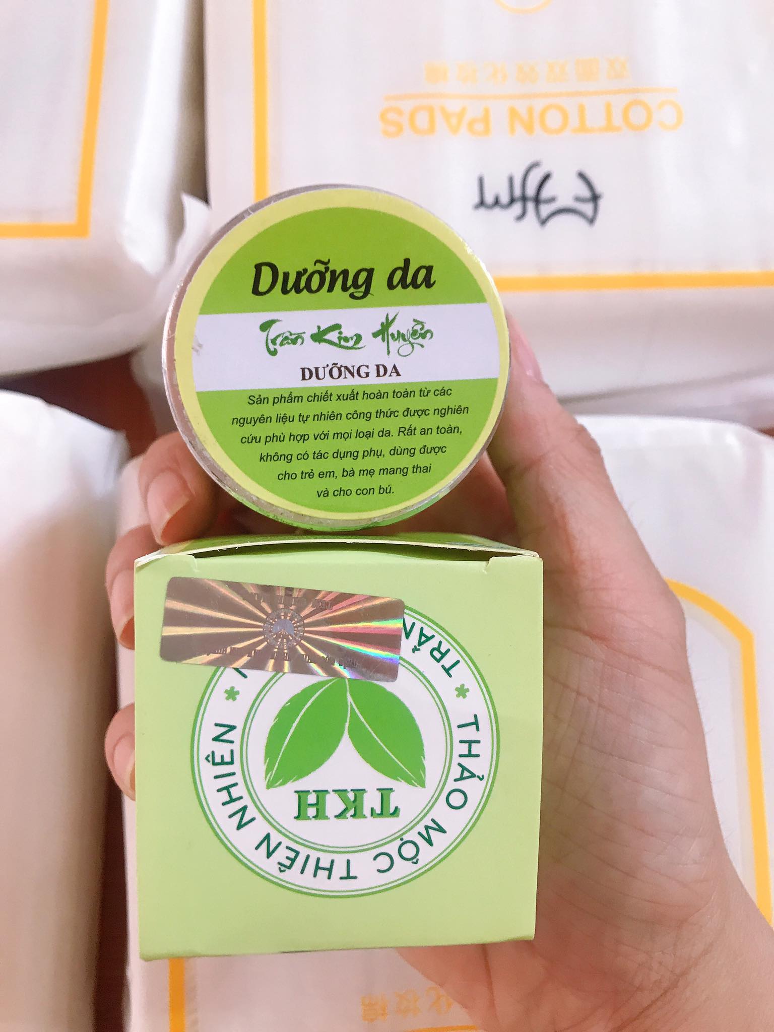 Kem dưỡng da trần kim huyền