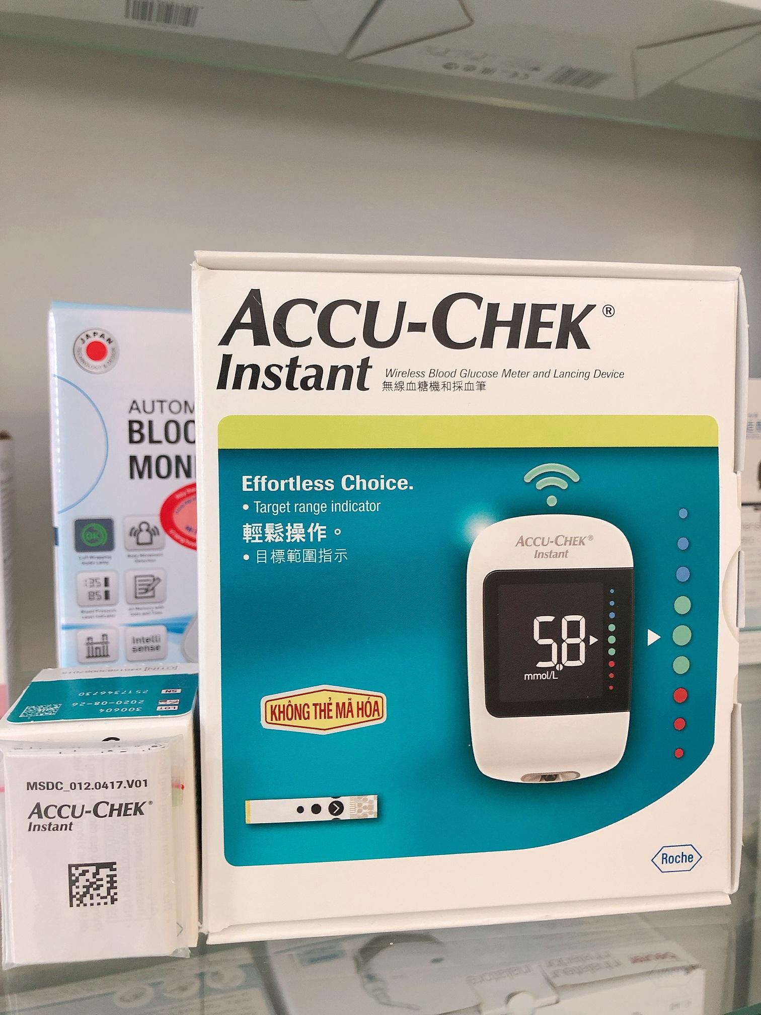 MÁY ĐO ĐƯỜNG HUYẾT ACCU-CHEK ACCUCHEK INSTANT của Mỹ TẶNG KÈM 01 HỘP TEST ACCU-CHEK 25 QUE