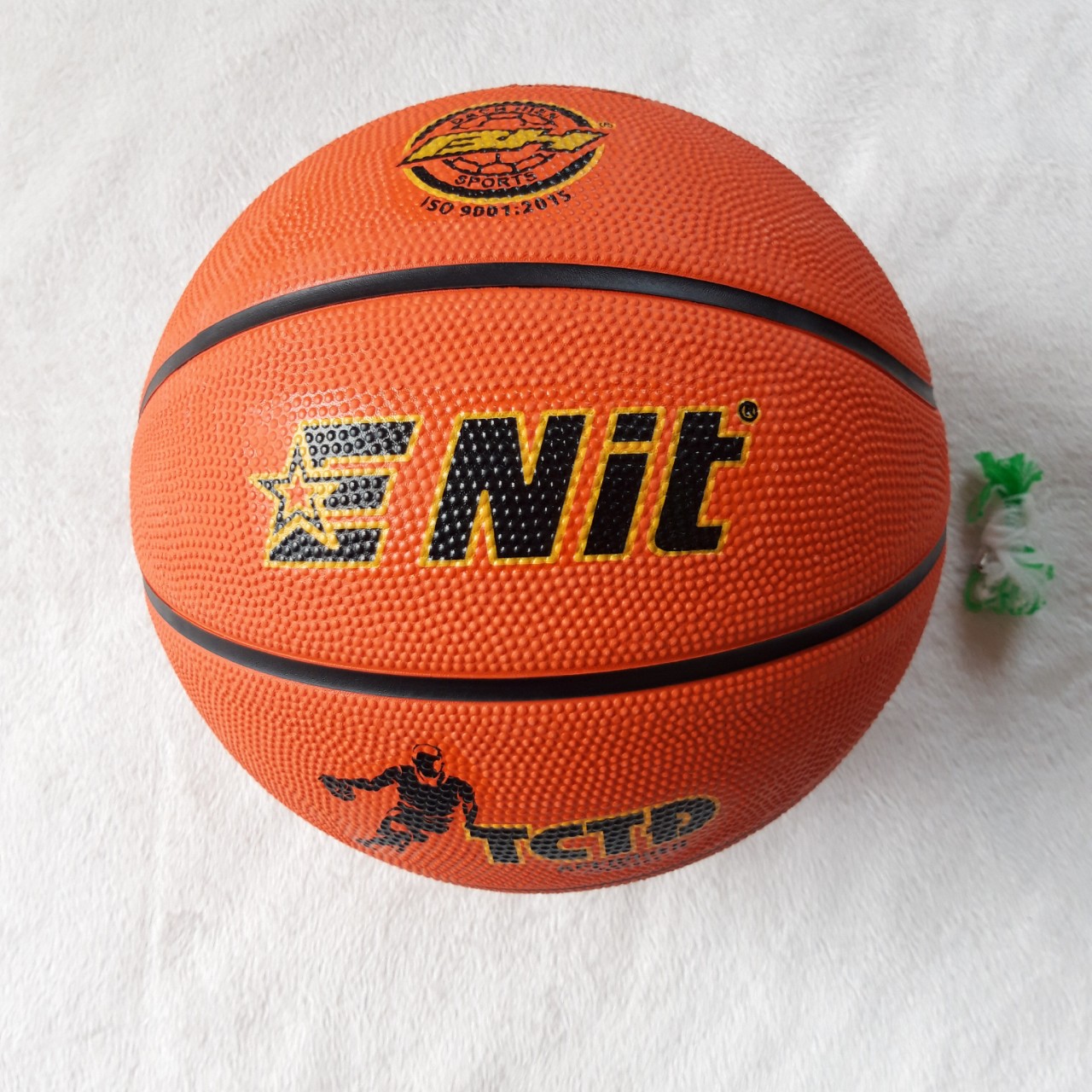 quả bóng rổ  ENIT (SIZE 6)cao su thiên nhiên(tặng kèm kim túi+đôi tất)