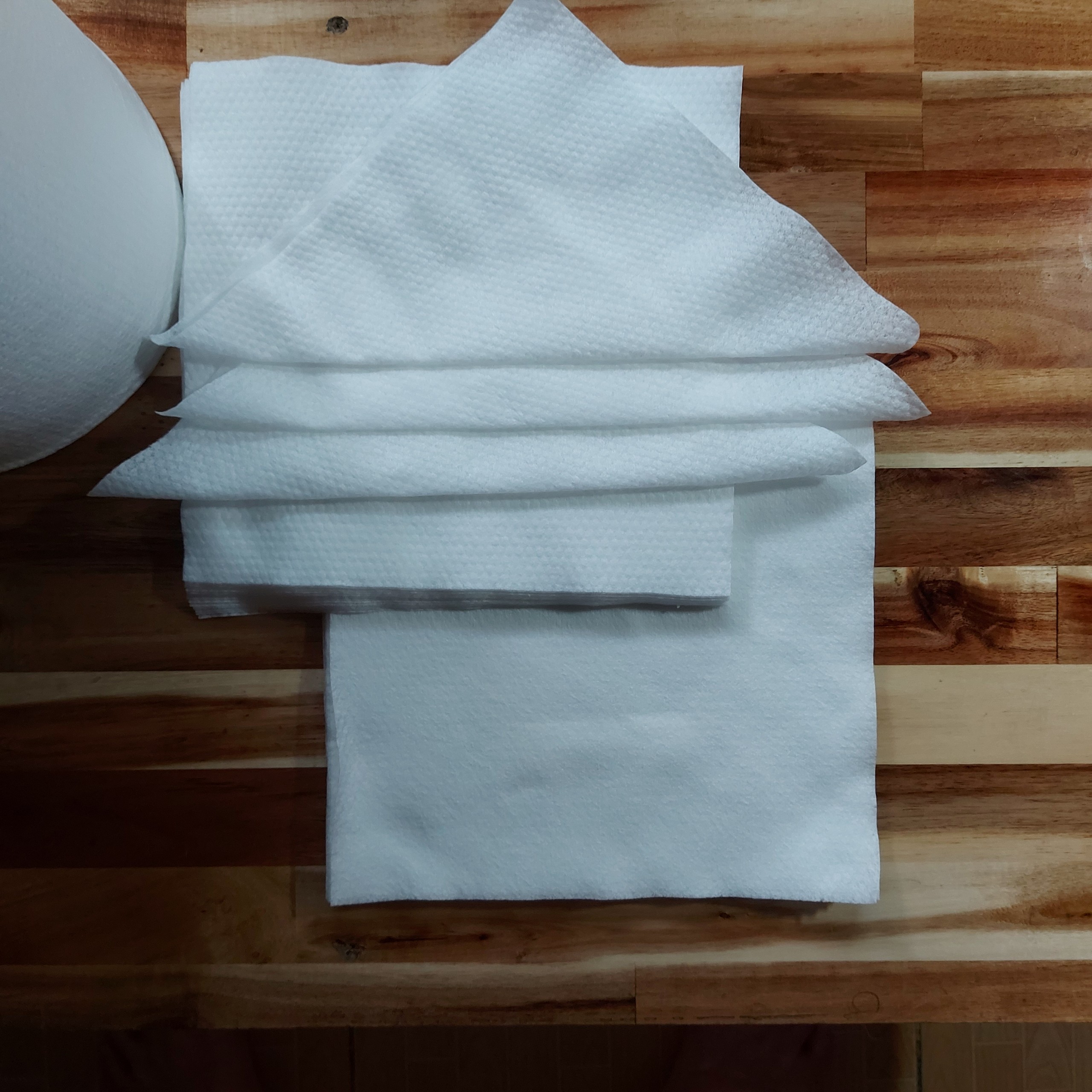 [HCM]KHĂN LĂU ĐA NĂNG  CHẤT LIỆU VẢI KHÔNG DỆT ( 50 TỜ )THẤM HÚT TỐT  MỀM MẠI AN TOÀN  THÂN THIỆN VỚI MÔI TRƯỜNG