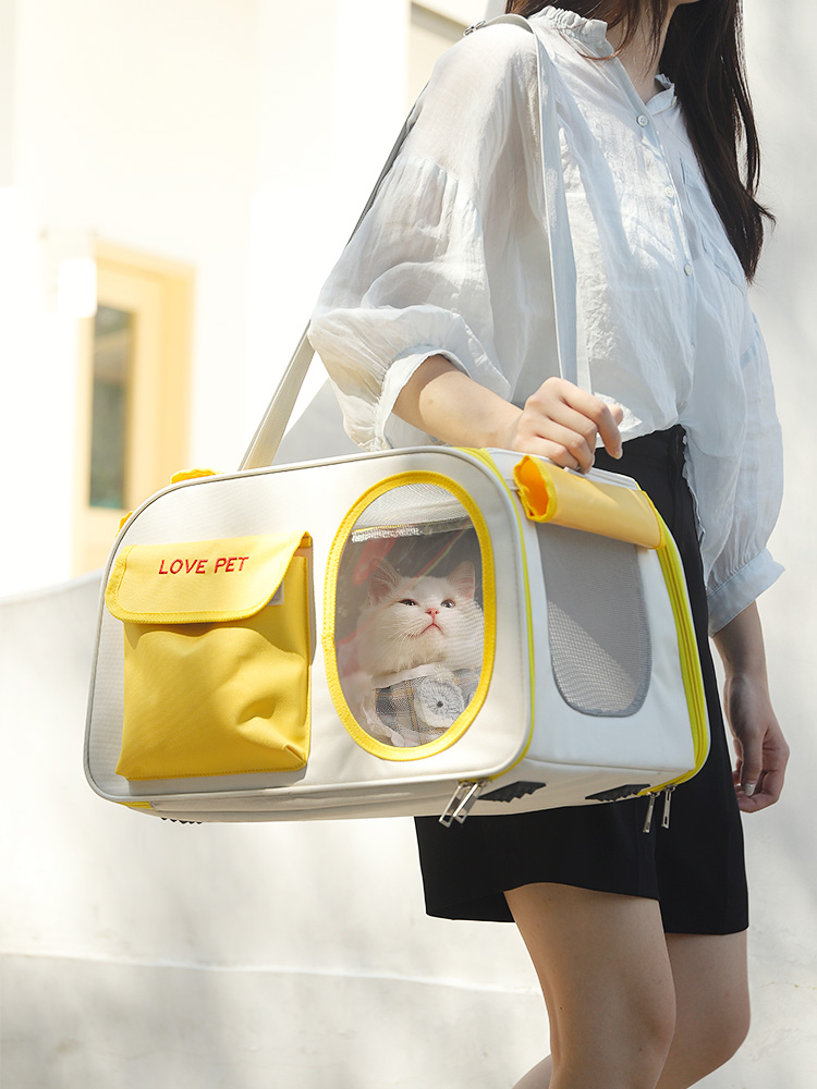 Túi vận chuyển love pet có mái che, đệm lót lông êm ái cho chó mèo