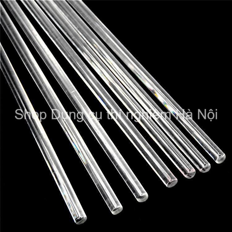Một chiếc Đũa thủy tinh chịu nhiệt dùng khuấy trộn dung dịch