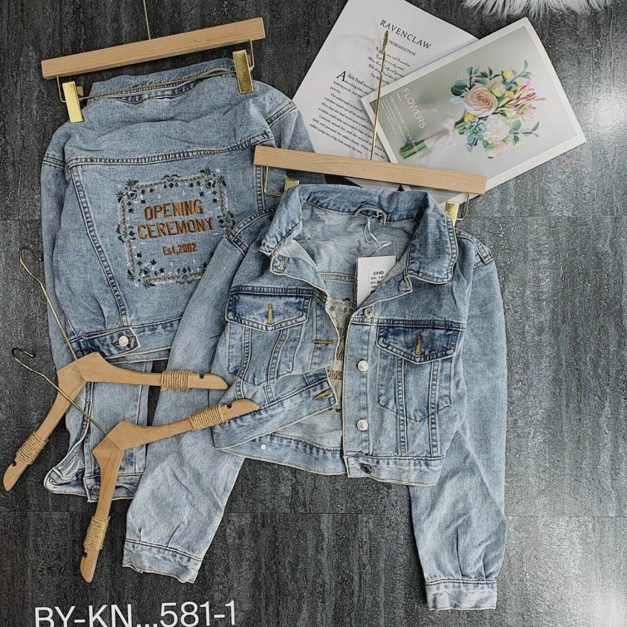Áo khoác jean nữ Hàn Quốc wash mạnh độc đáo thêu chữ cao cấp - hàng shop bao đẹp đổi trả