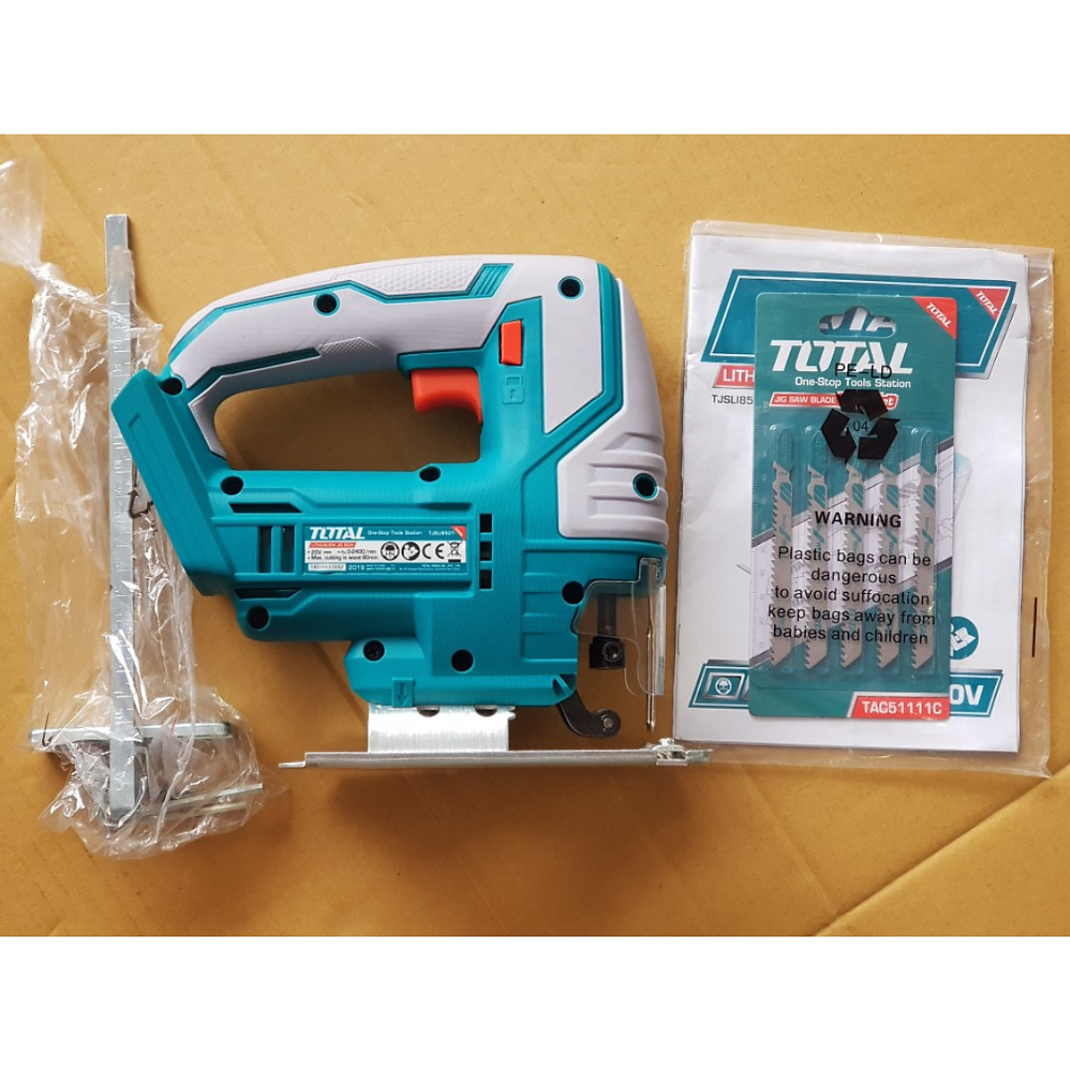 Cưa lọng total 650w ts206806