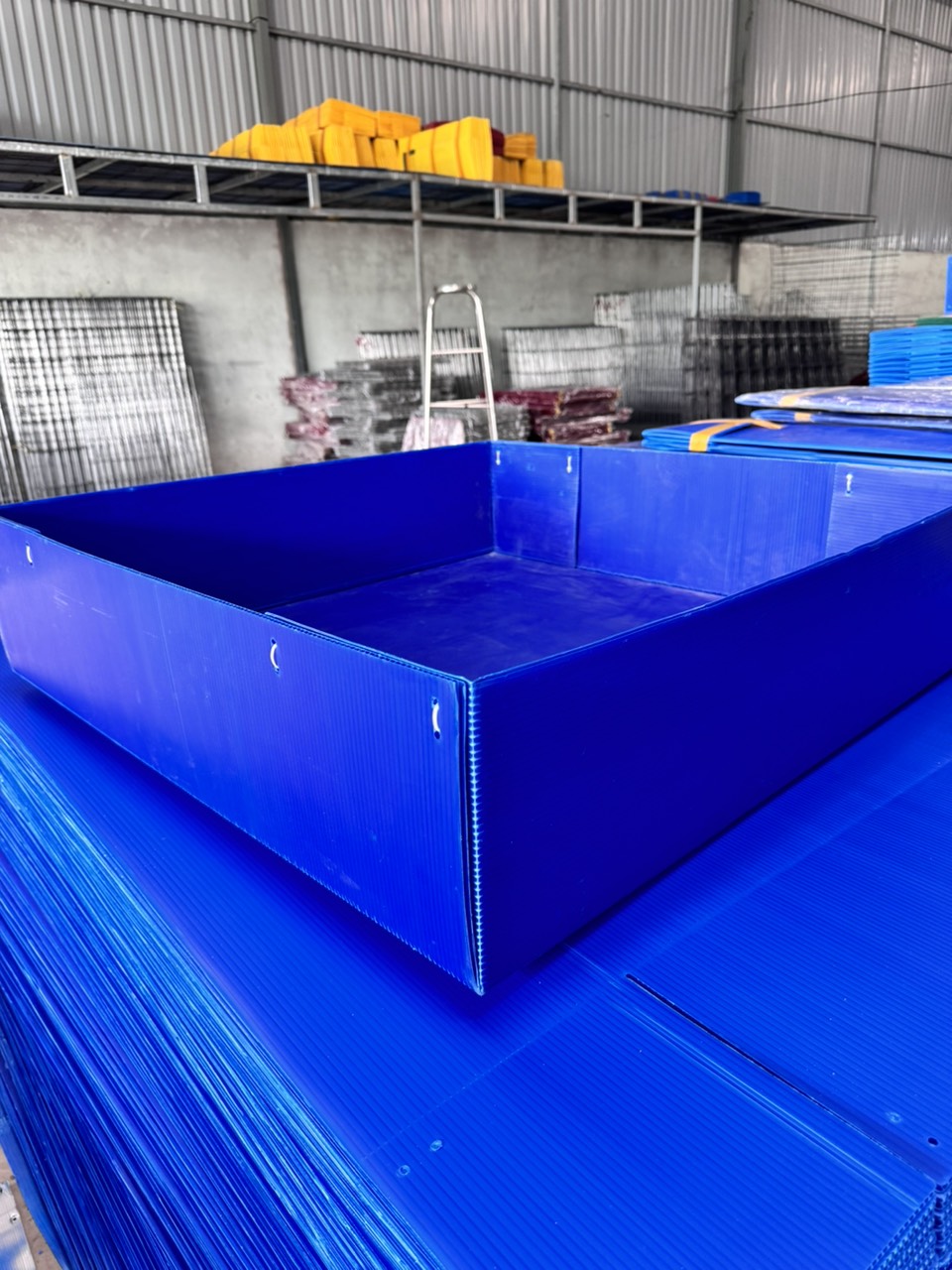 KHAY NHỰA 1MV (hàng miền nam)