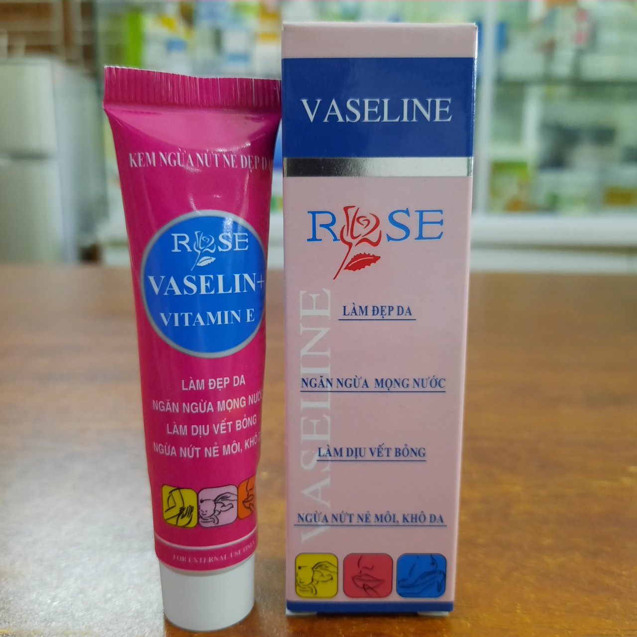 [ HOT HOT HOT] Kem bôi dưỡng da VASELINE ROSE với vitamin E cho da mềm mại căng bóng- 100% CHÍNH HÃNG- tuýp 10g