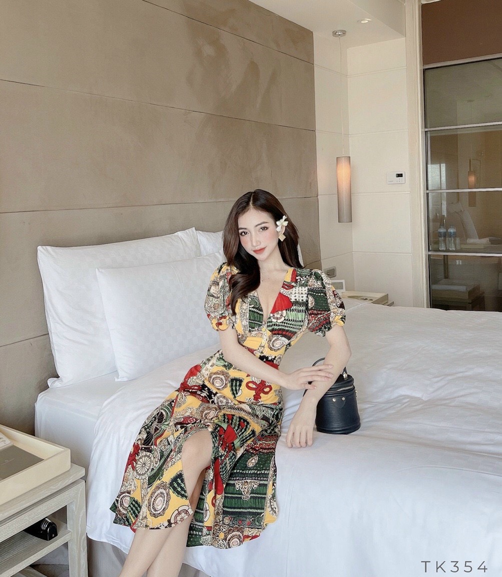 Đầm maxi thổ cẩm xẻ tà cổ v đủ size từ 40-70kg