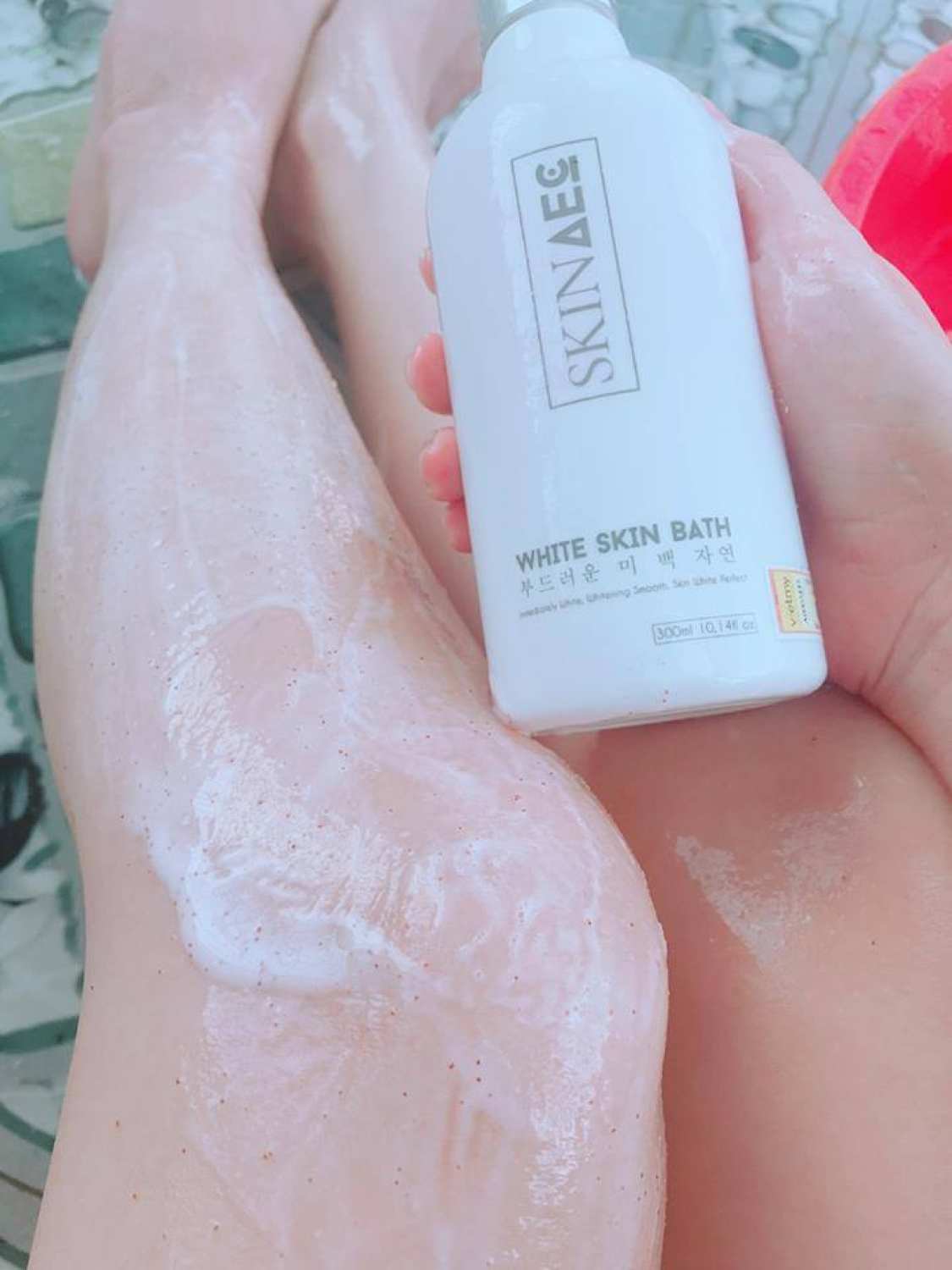 Sữa tắm kích trắng than hoạt tính skin aec