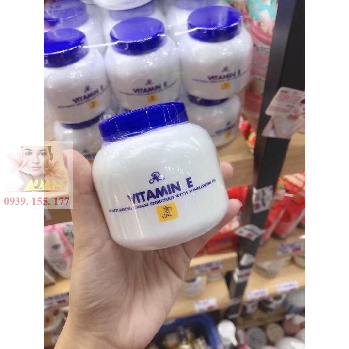 Kem dưỡng trắng e nắp xanh