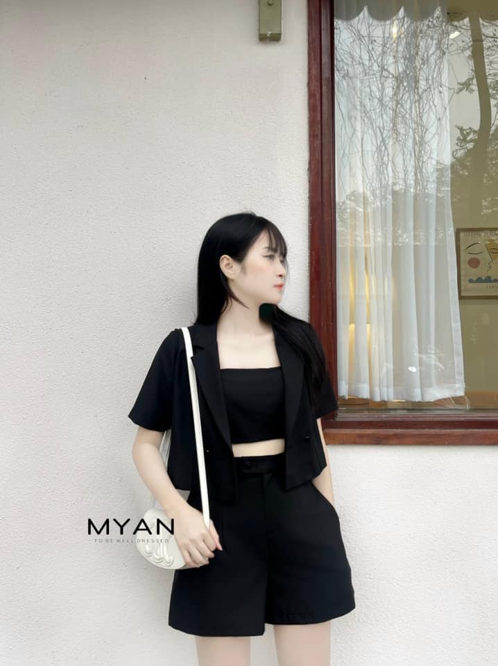 Set blazer croptop ngắn tay + áo 2 dây + quần short cạp cao màu đen avn022307 + avn022308 + qvn022302