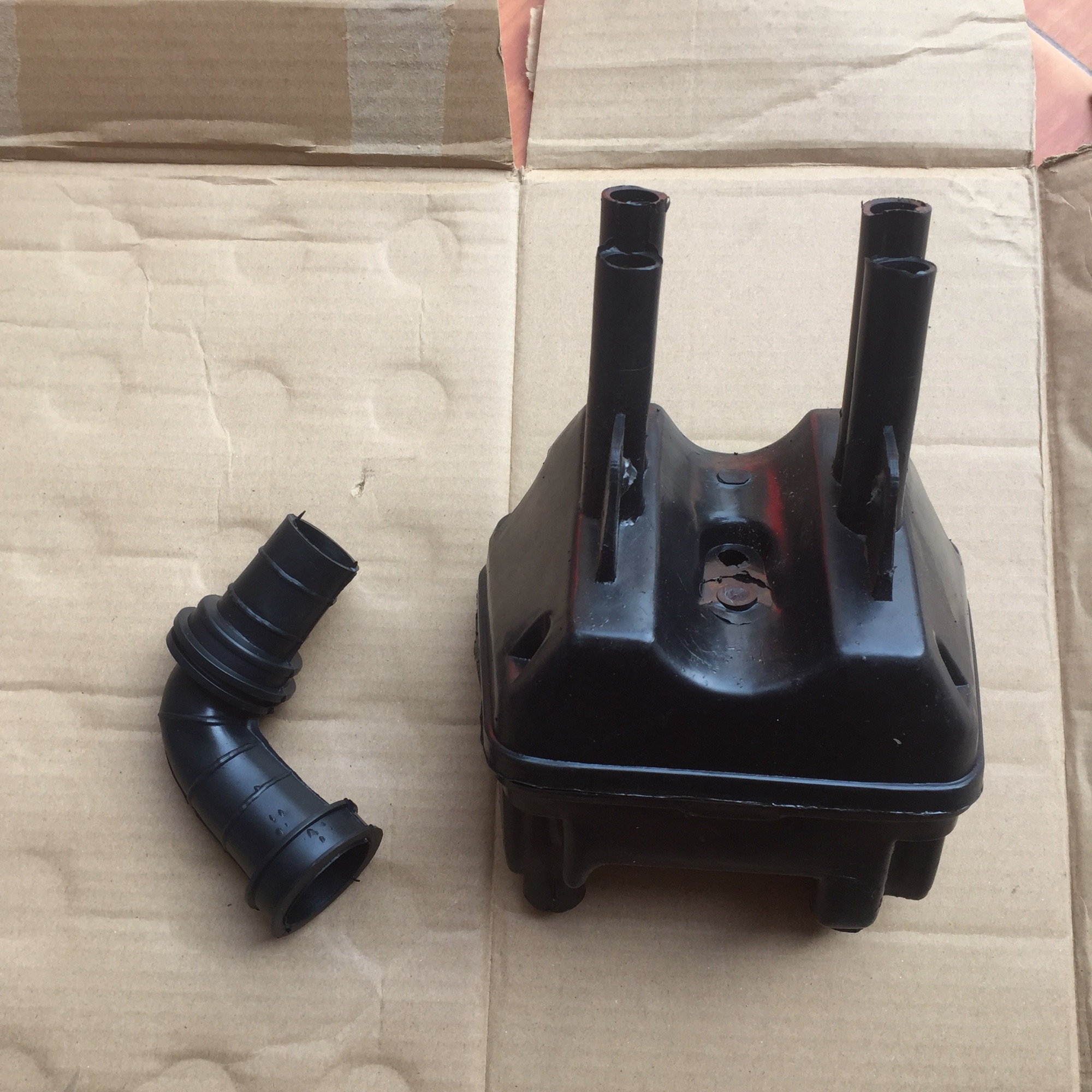 Trọn bộ vỏ hộp lọc gió xe honda Cup, Dream