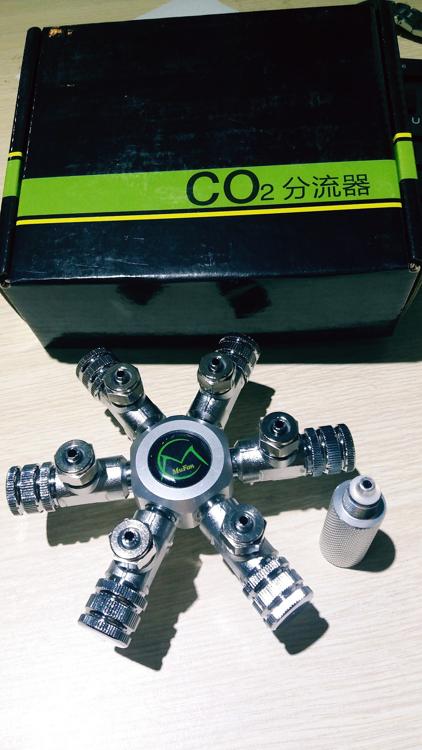 Van chia Co2 6 đầu Mufan và tinh chỉnh CO2 Mufan dùng cho bể thuỷ sinh, bể cá