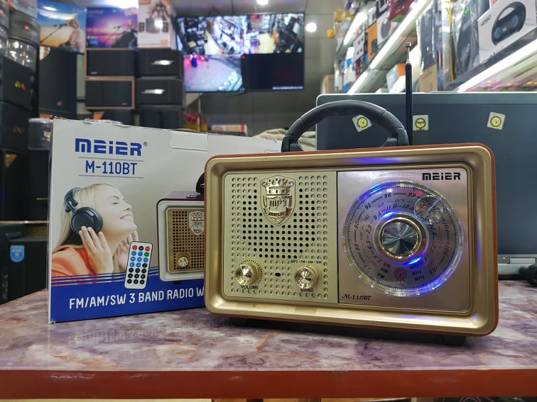 Đài radio meier m-110bt: đài sạc pin. thu sóng 3 kênh fm,am,sw. có bluetooth, cổng aux, usb, thẻ nhớ. công suất 10w