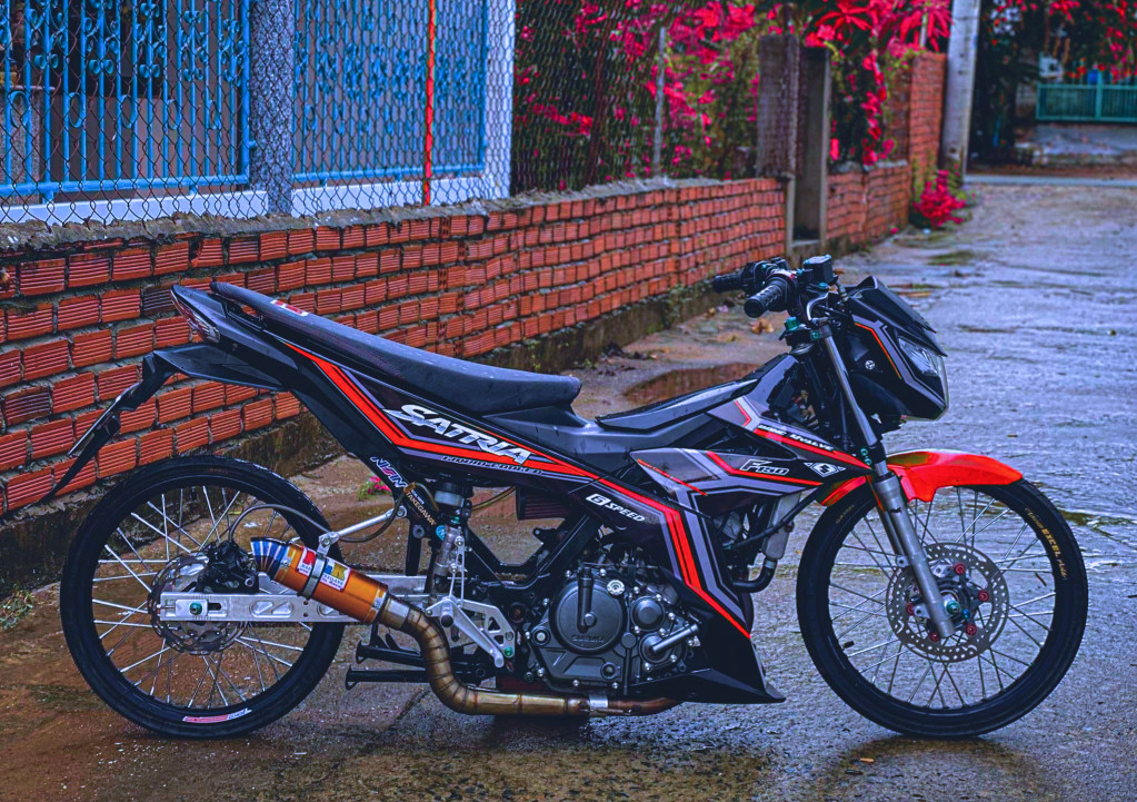 Tem Rời Satria mẫu sọc màu đen đỏ xám trắng