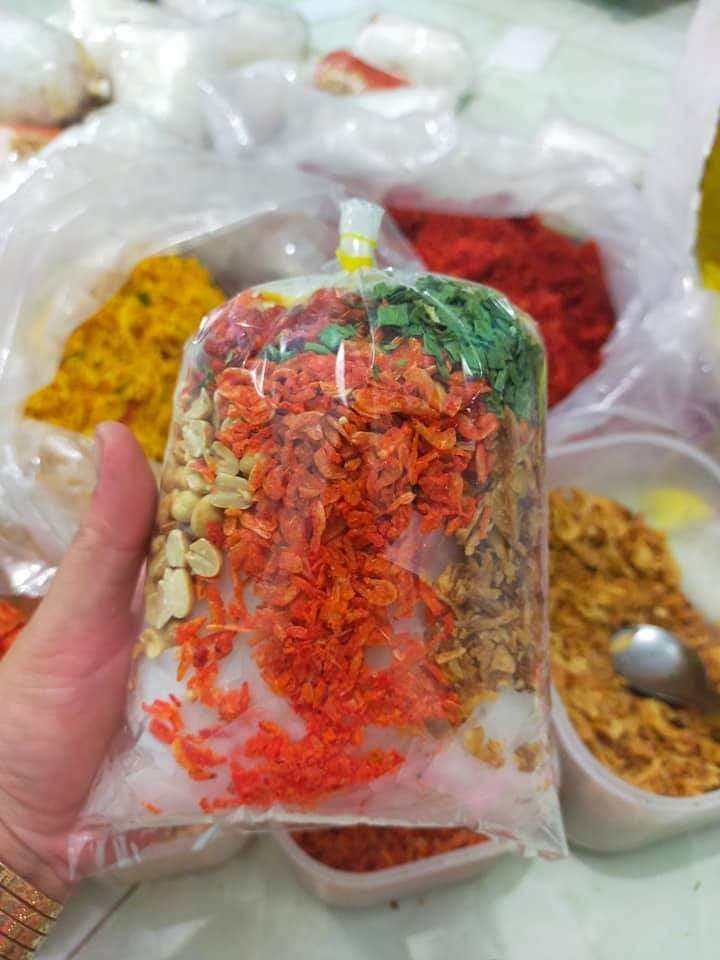 10bịch bánh tráng trộn để riêng gia vị y hình