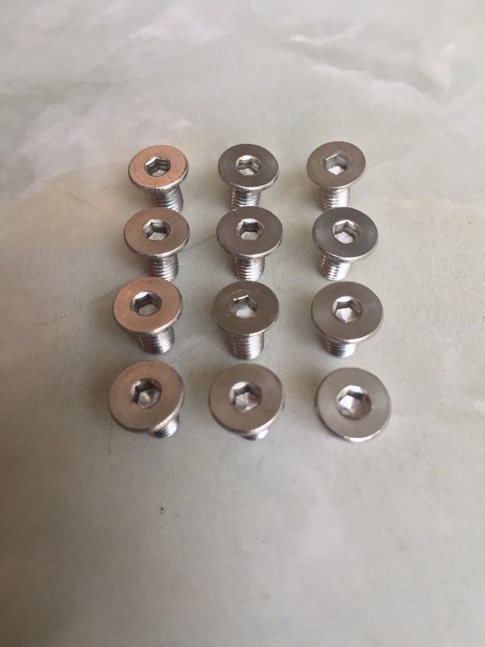 1 BỊCH 100 CON BULONG LỤC GIÁC ĐẦU BẰNG INOX 201 4x10 M.E HOÀNG KHANG