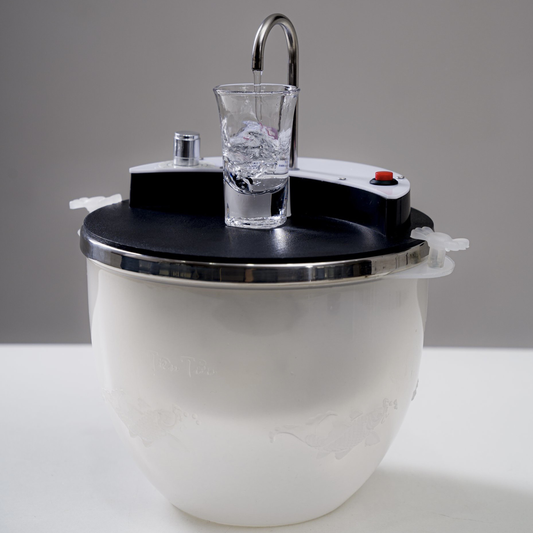 Máy Rót Rượu Tự Dộng Cảm Ứng Thông Minh Zozo Moon , Bình Rót Rượu Cảm Ứng 1.5L ( Chính Hãng BH 12 Tháng )