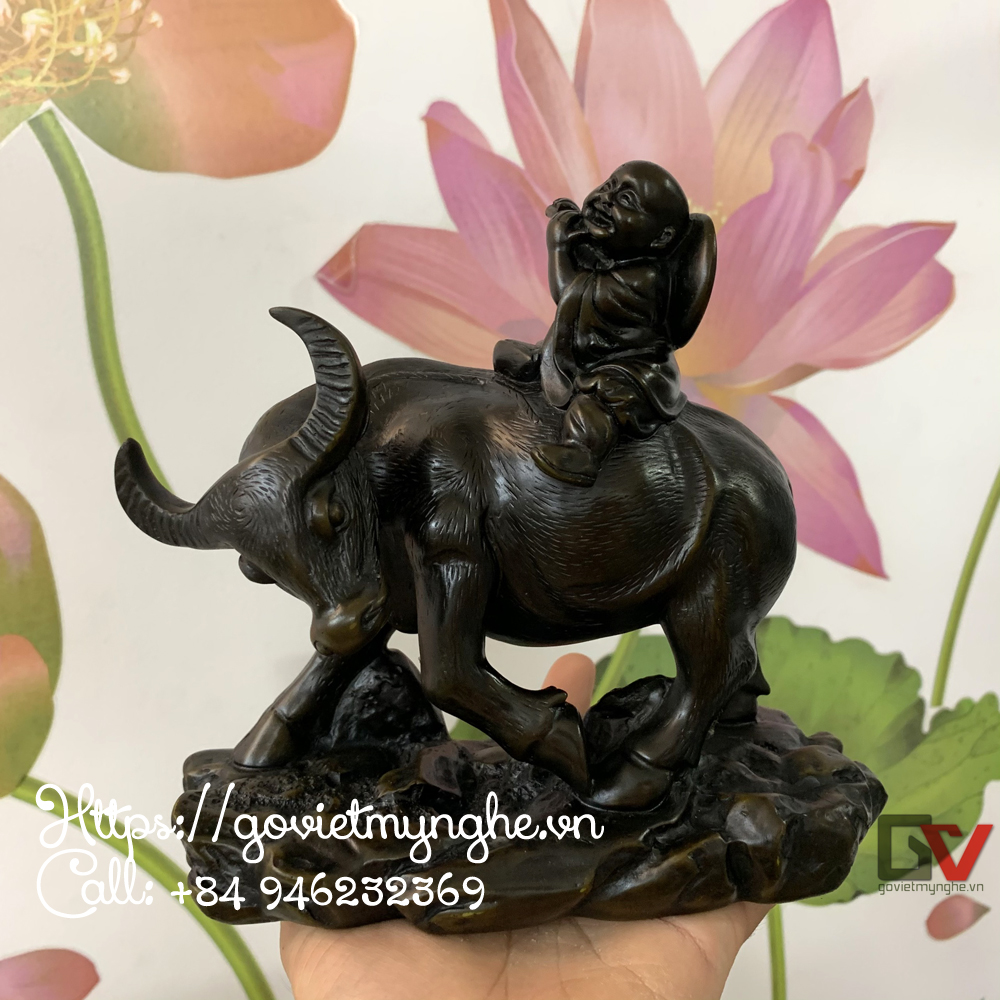 Tượng đá trang trí mục đồng cưỡi trâu - Dài 18cm - Màu nâu đen