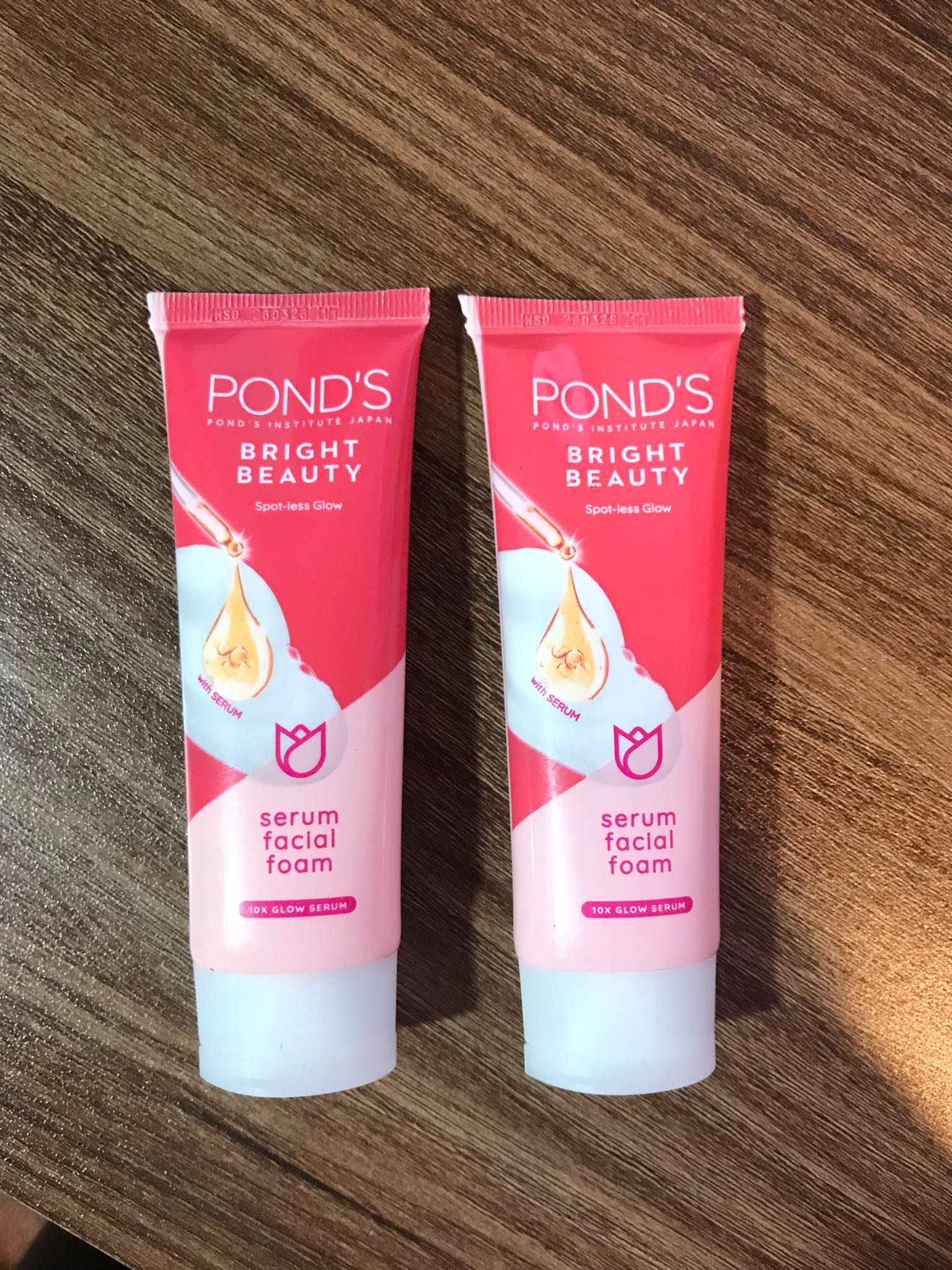 Sữa rửa mặt làm sáng da pond's hồng