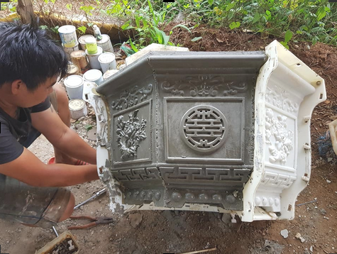 Khuôn chậu bát giác 75 + chân đôn kỷ - khuôn có lòng trong ( chữ tài lộc +chữ thọ)