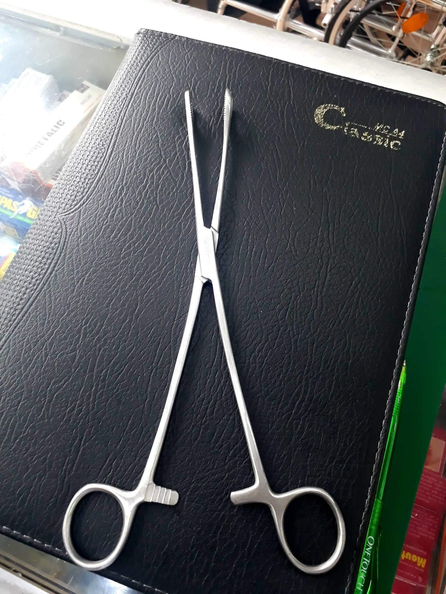 Pen kẹp tim pen kẹp bông băng thẳng có răng 25cm Pen kẹp tim pen kẹp bông băng thẳng có răng 25cm panh pen Kẹp tim sản khoa 25cm Kẹp tim sản khoa Pen sản thẳng hình tim 25cm pakistan ( đại lý panh pen nhíp kéo y tế các loại)