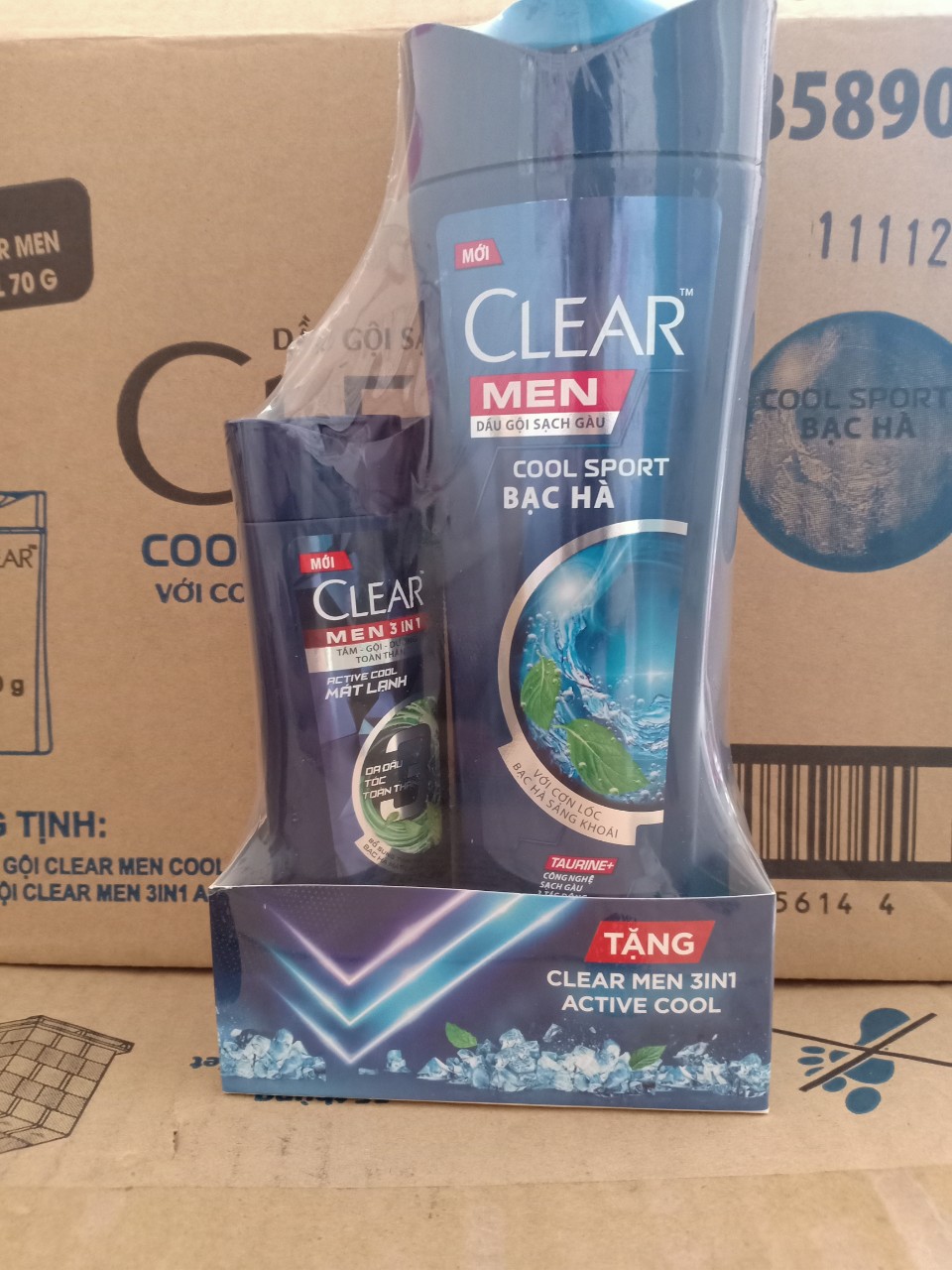 DẦU GỘI CLEAR MEN MÁT LẠNH BẠC HÀ 340G TẶNG DG 3IN1 MÁT LẠNH 70G HSD 01/2024