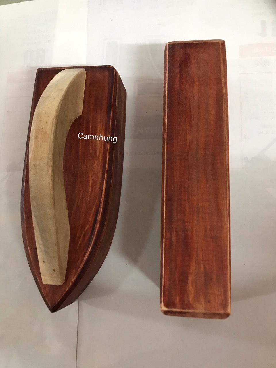 GỖ ỦI QUẦN ÁO