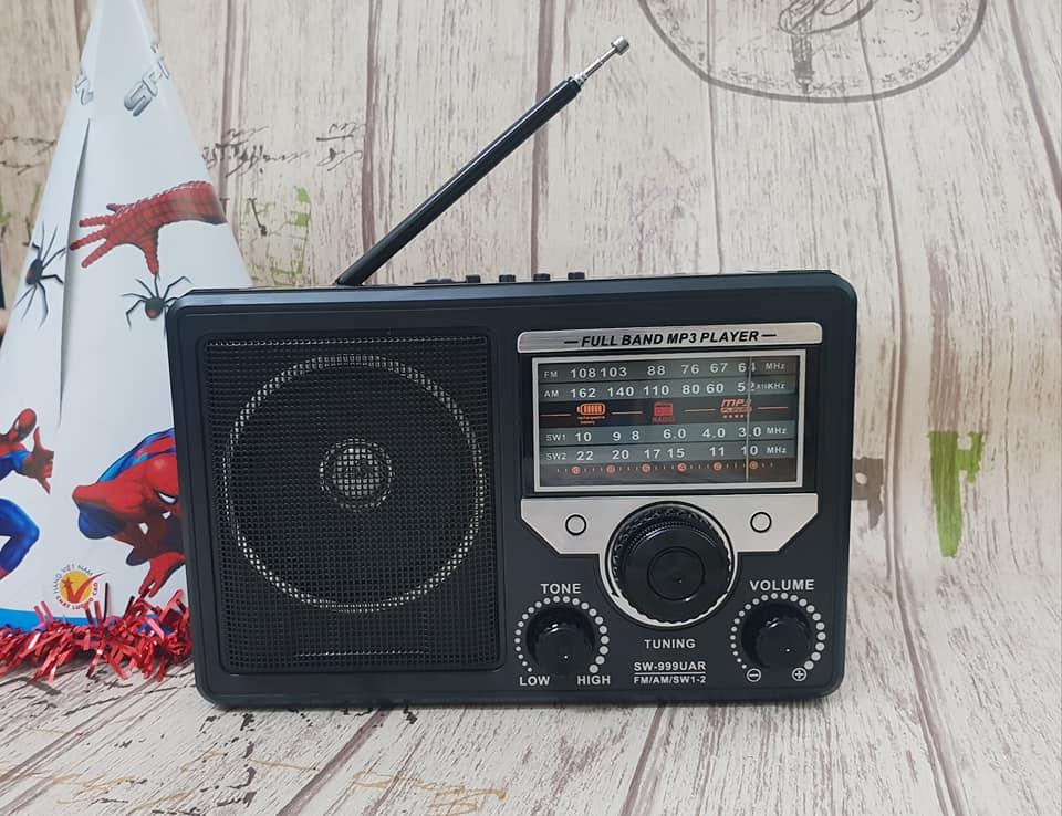Loa Có Radio , Loa Nghe Nhạc Có Đài FM , Loa Nghe Nhạc Nghe Đài Fm Cho Người Già Giá Rẻ , Đài Radio Sony Sw-888 Và 999 , Khả Năng Bắt Sóng Tốt,Cho Âm Thanh Trong,Rõ Ràng , Có Rất Nhiều Kênh Và Băng Tần Cho Bạn Điều Chỉnh, Dò Tìm.