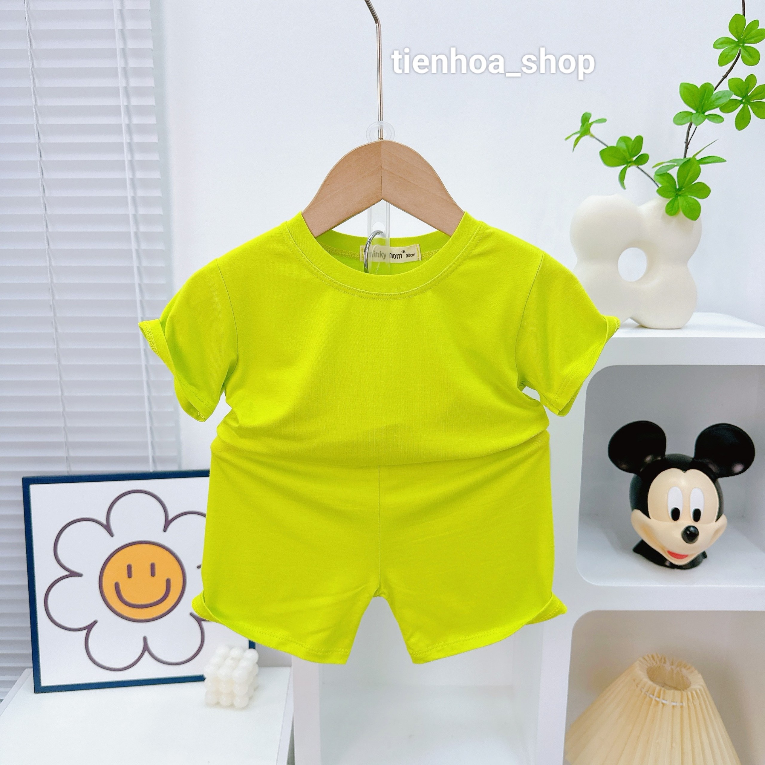 [HCM]Bộ Ngắn Tay Quần Đùi Màu Trơn Minky Mom Thun Lạnh Cho Bé Trai Bé Gái (Bé từ 9-19Kg)