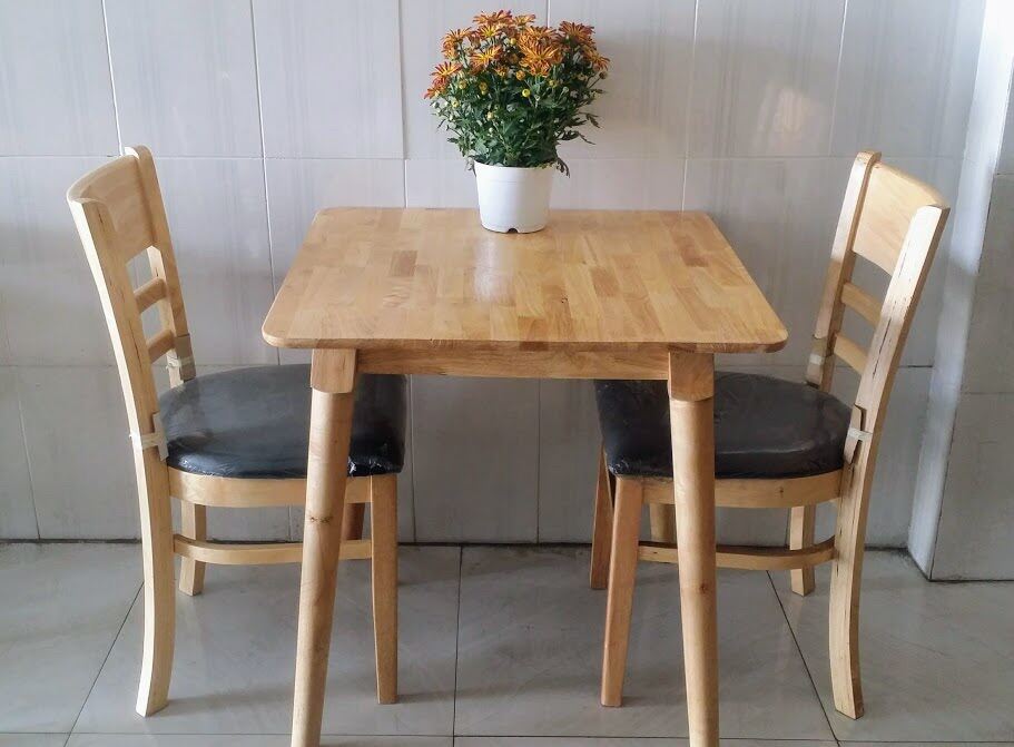 Bàn ăn gỗ cao su vuông 75cm