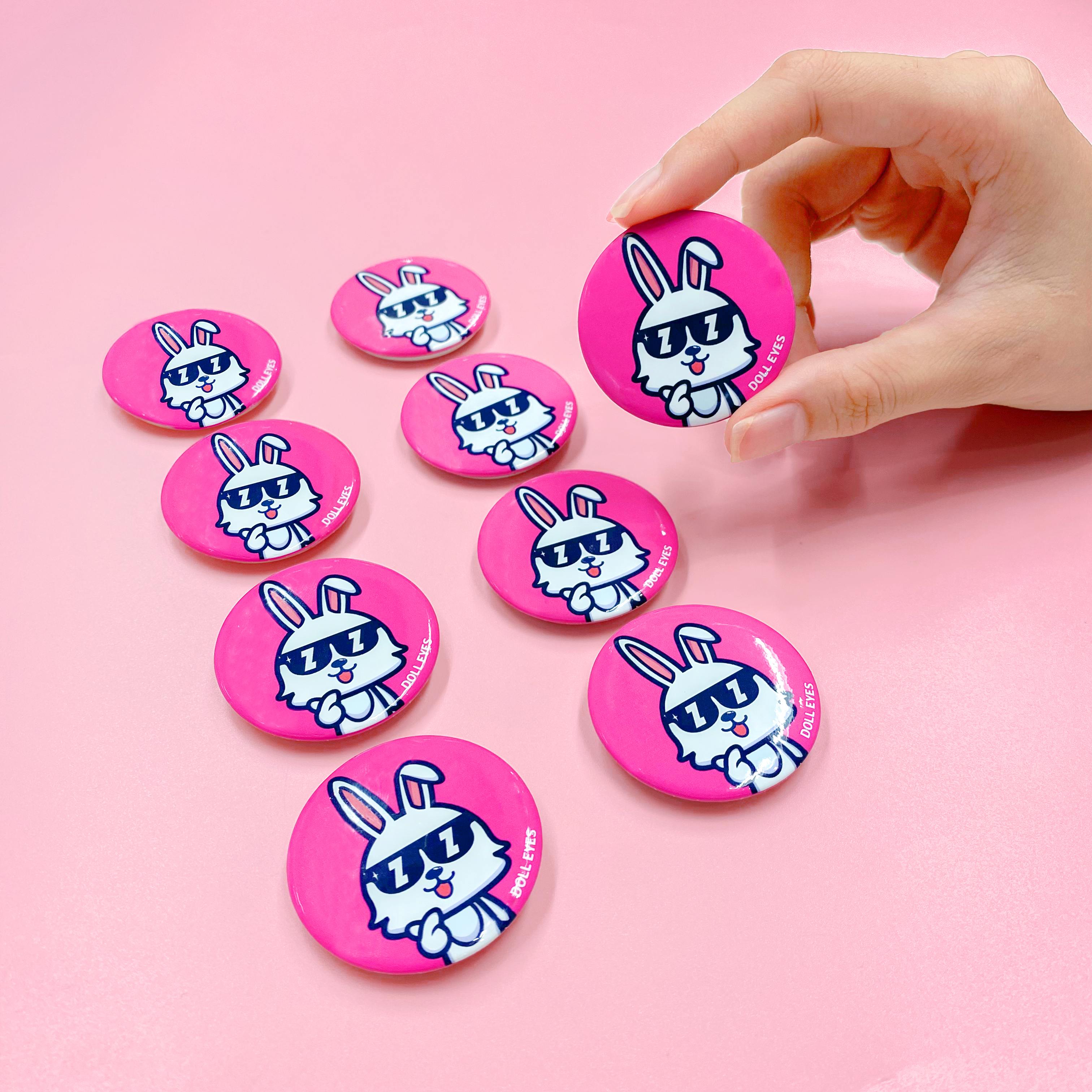 Doll eyes pin cài - back to school edition