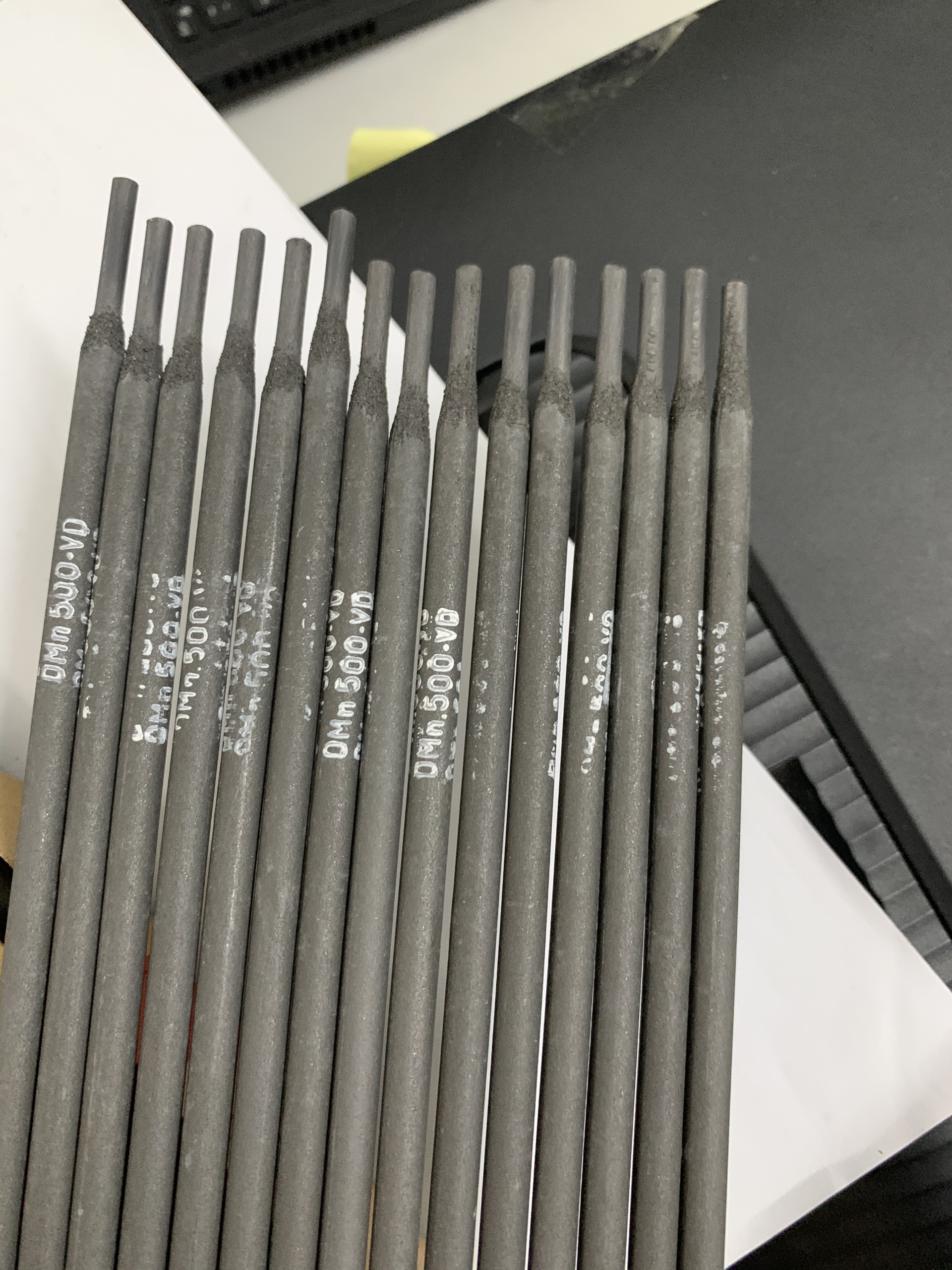 Que hàn đắp chống mài mòn DMn-500