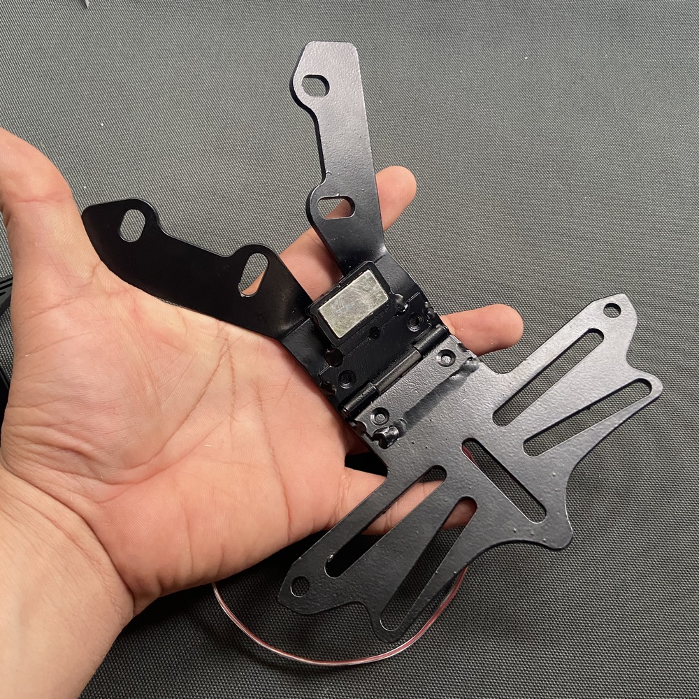 [HCM][ĂN SÁNG CHƯA] BÁT BIỂN SỐ CHỮ V GẬP MỞ 2 CHIỀU TRANG TRÍ XE EXCITER  150 CAO CẤP