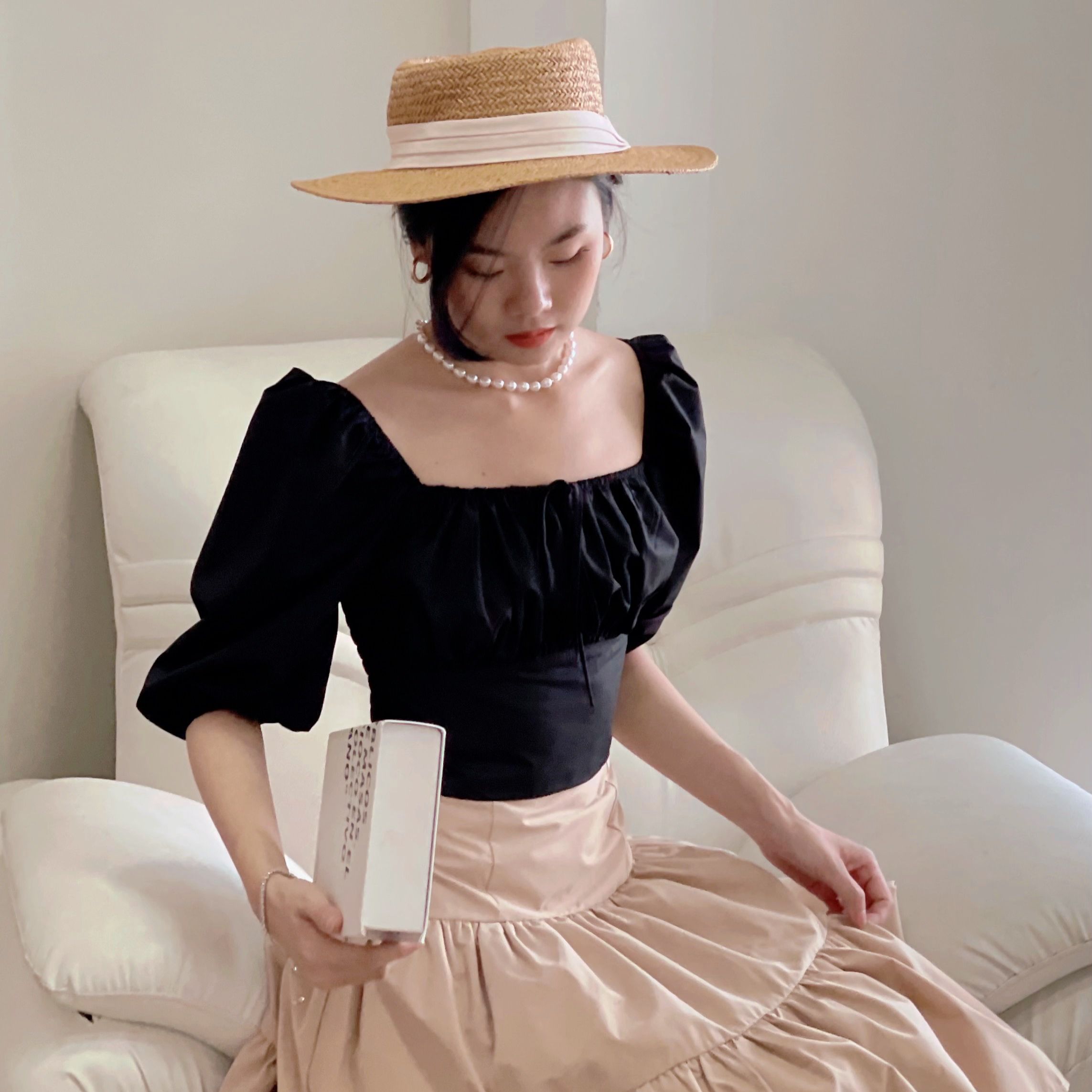 Áo croptop cổ vuông tay phồng freesize SALOM - Ami Top