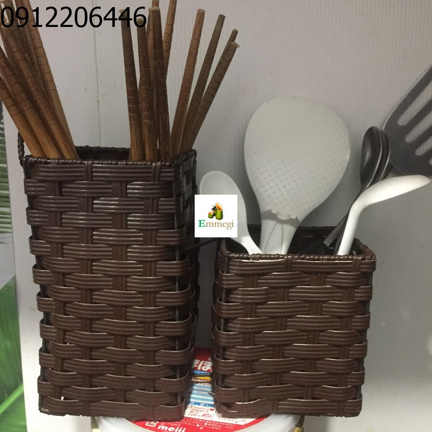 Ống đũa, hộp đựng đũa, thìa, bàn chải đánh răng... 2 ngăn rời bằng nhựa giả mây