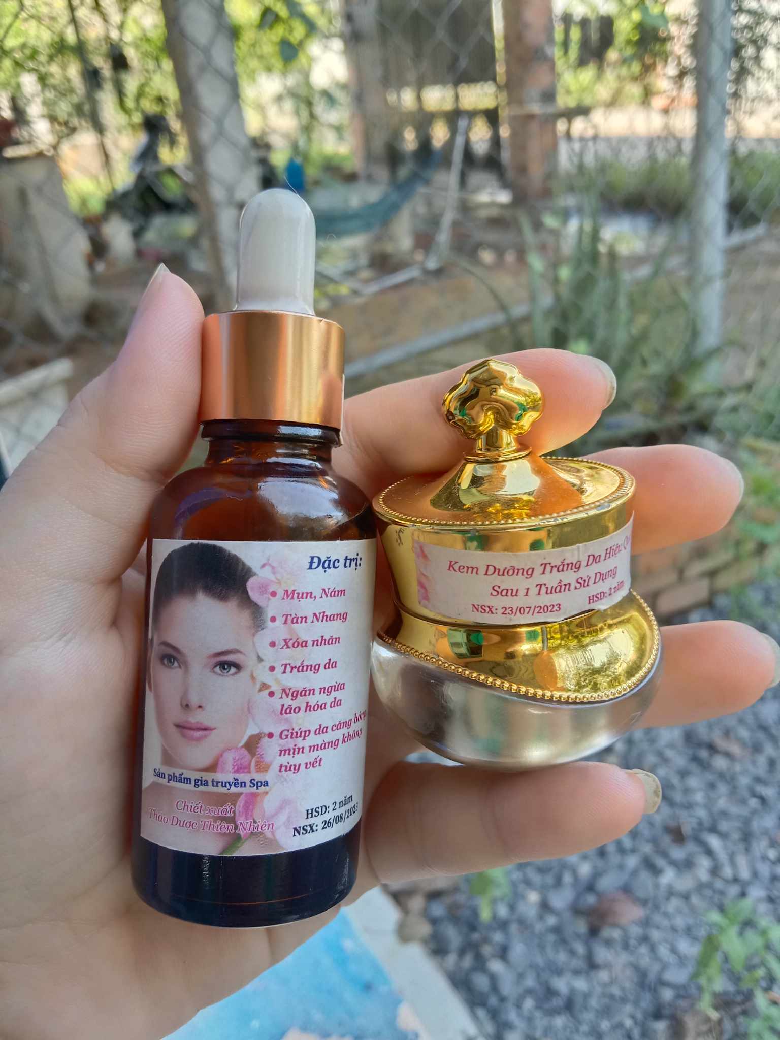 Combo 1: 1 serum tái tạo + 1 kem dưỡng