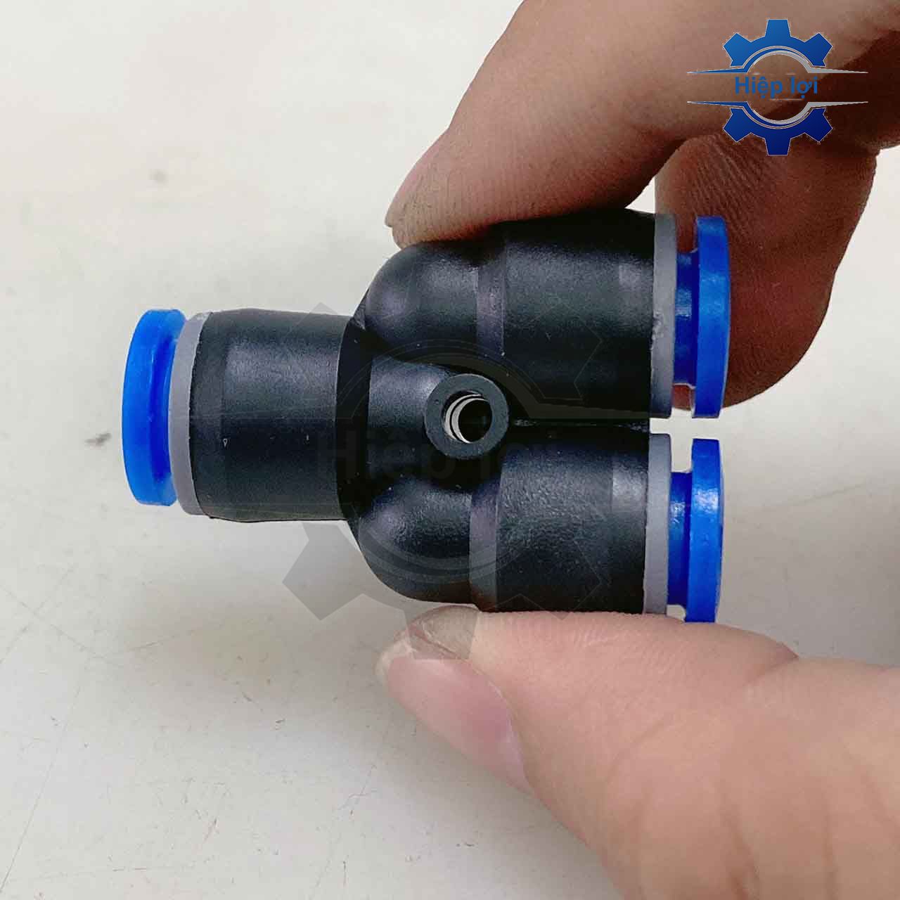 Ba ngã nối khí nén PY - đầu nối chữ Y khí nén , phun sương - cút nối hơi - linh kiện khí nén