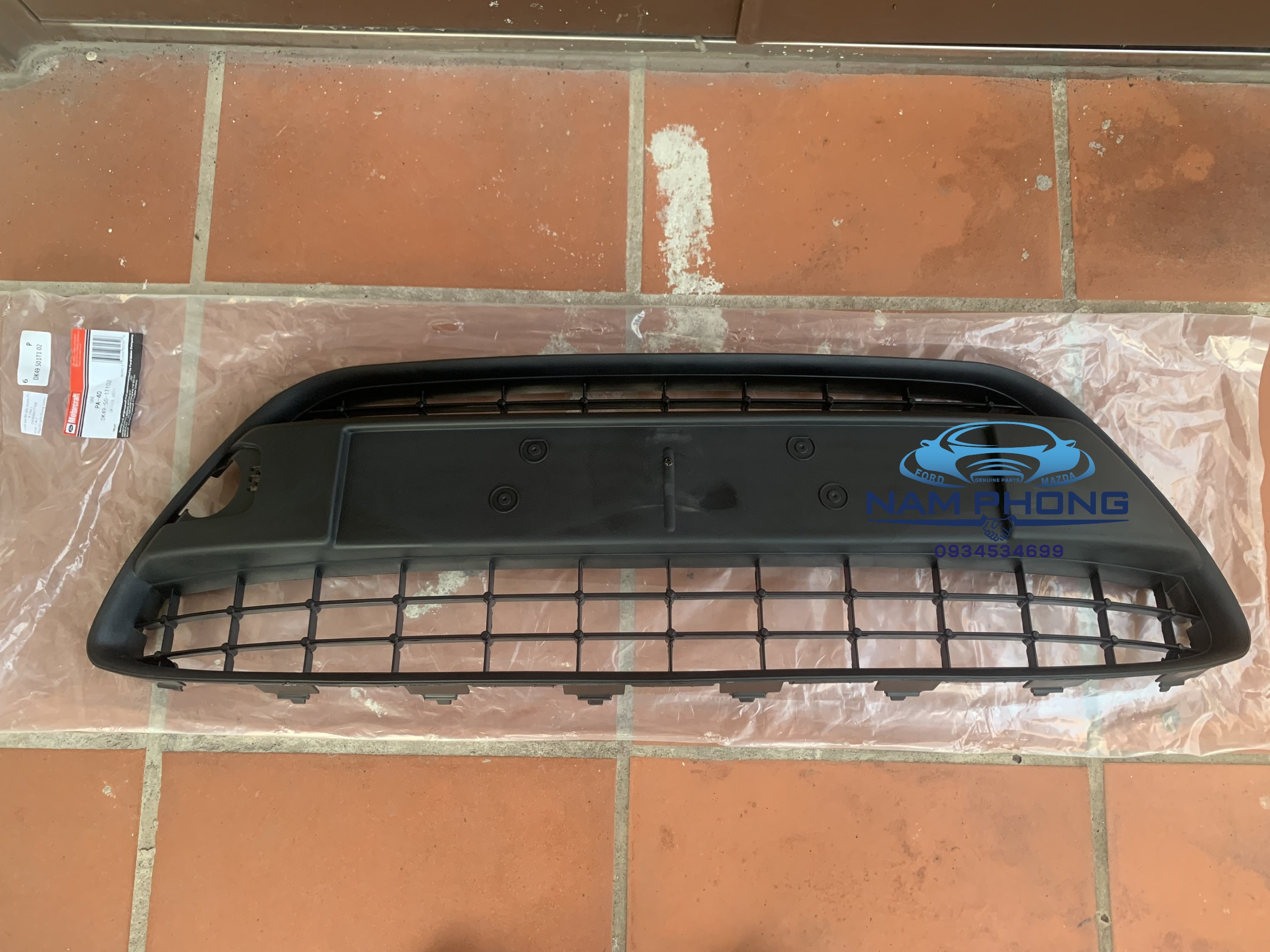 Lưới ba đờ xốc trước lưới cản trước fiesta - dk49501t102 / dk49501t1a02