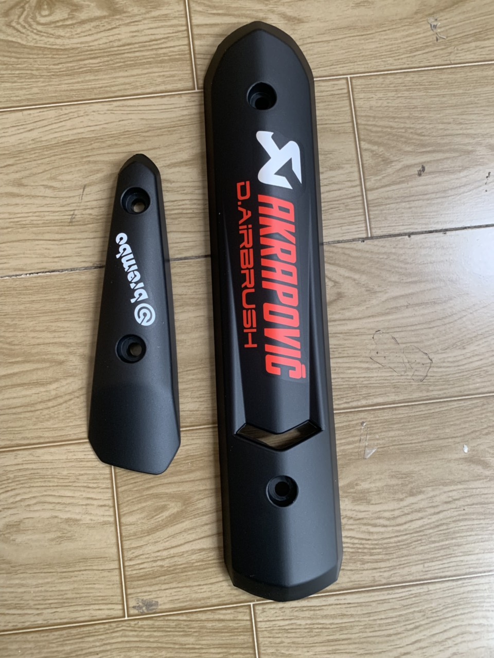 Ốp pô spark màu đen nhám tem akaporic