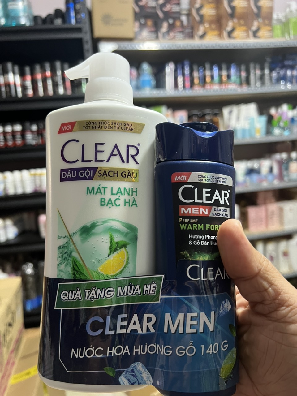 Dầu gội Clear mát lạnh bạc hà chai 650g + kèm tặng