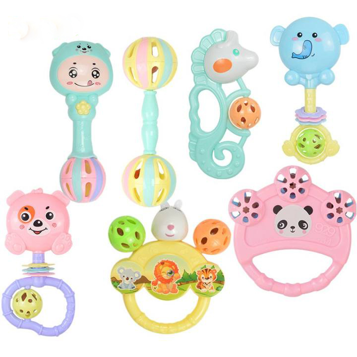 Bộ đồ chơi giải trí lục lạc 7 món cầm tay hình các nhân vật hoạt hình cực kỳ vui nhộn dành cho bé giúp cho bé phát triển tập cầm nắm tốt hơn