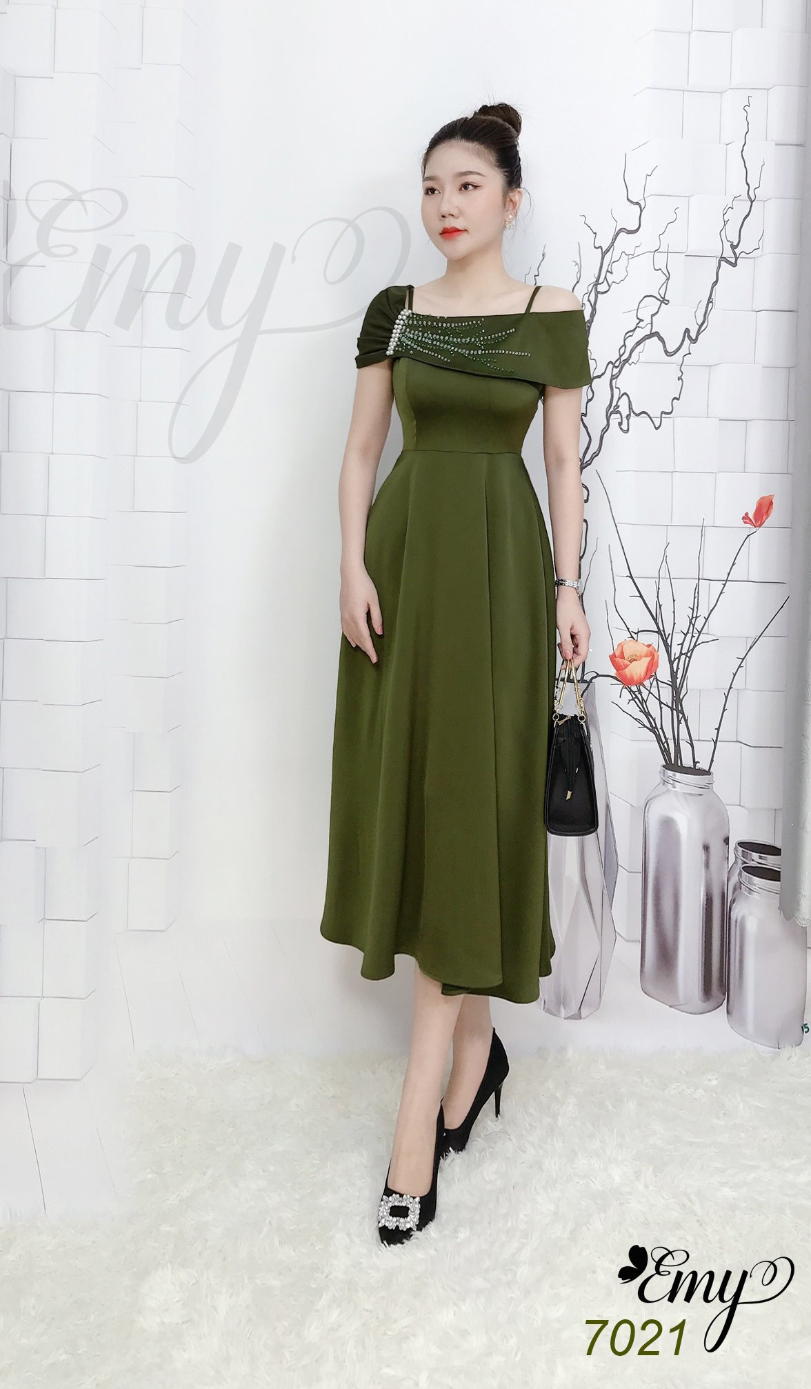 Đầm emy em7021 xoè cổ bẹt vai 2 dây