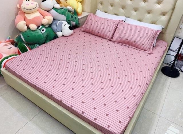 Set 3 món ga gối poly mẫu tim hồng