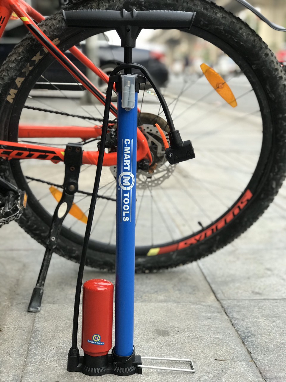 Bơm xe đạp, bơm xe máy siêu khỏe nhập khẩu Đài Loan CMART L0005