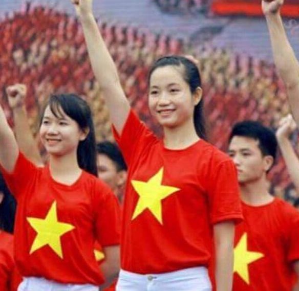 Áo thun cotton cờ đỏ sao vàng