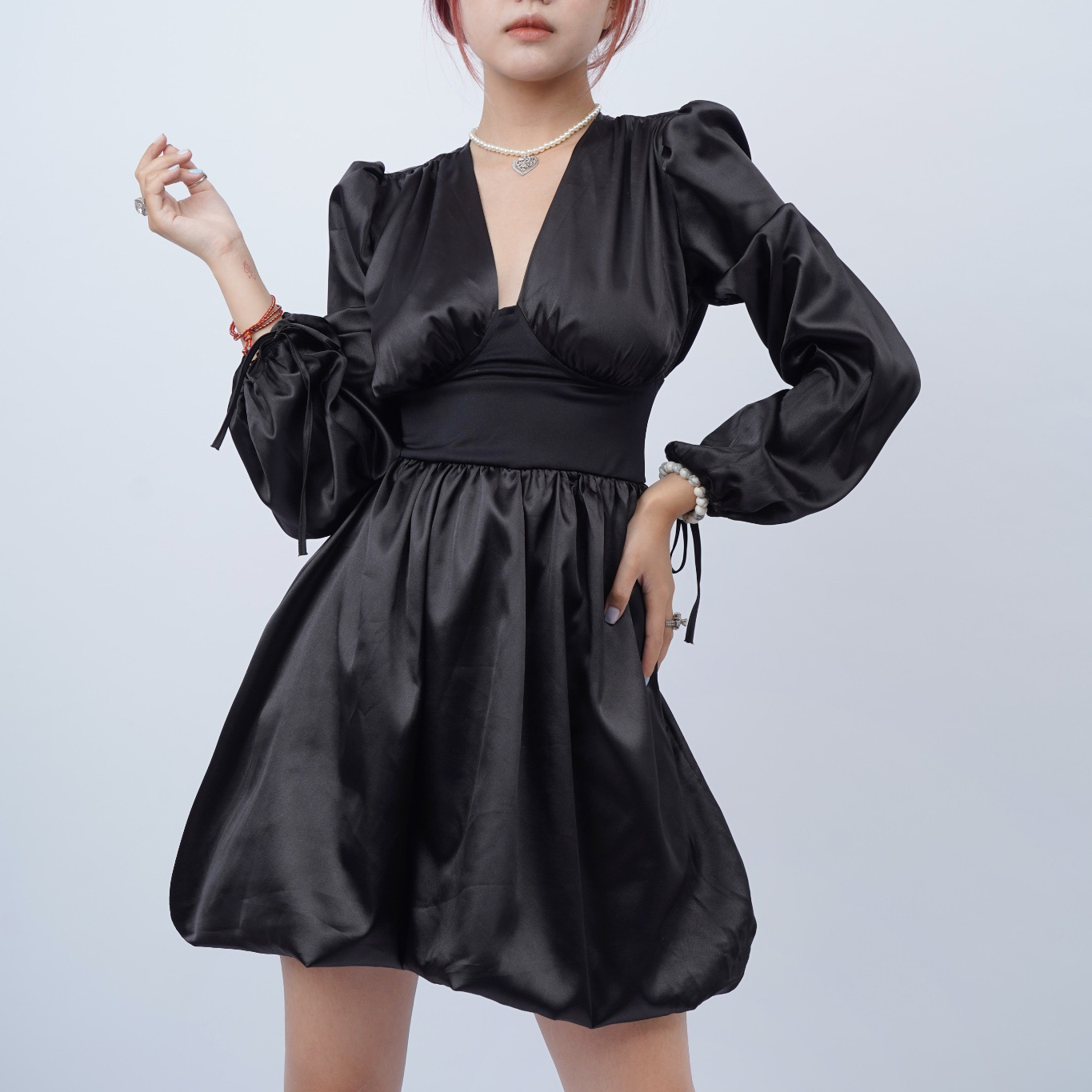 Juliette Dress váy cổ V xẻ đuôi bồng sang chảnh tinh tế