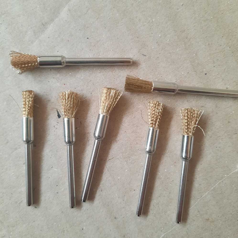 2 chổi sắt (máy khoan mài cầm tay mini)